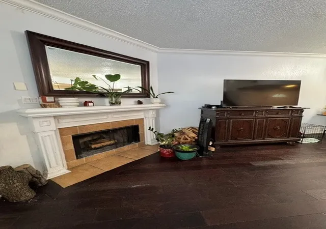 Photo 4 of Townhouse for sale at 2411 Northlake Ct, Irving, TX 75038 | MLS# 21361977 | Listing updated on 2026-09-11