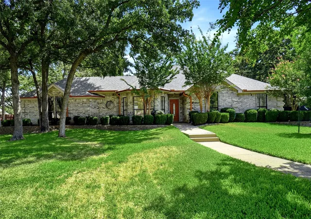 Photo 2 of Single family home for sale at 1409 Spars Ct, Azle, TX 76020 | MLS# 21361011 | Listing updated on 2026-09-13