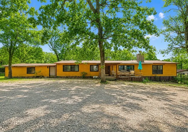 Photo 2 of Single family home for sale at 14415 Melrick Blvd, Malakoff, TX 75148 | MLS# 21361883 | Listing updated on 2026-10-06