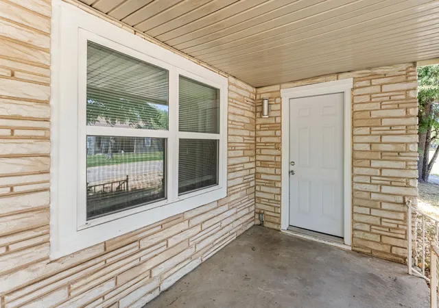 Photo 3 of Single family home for sale at 115 N College, Rosebud, TX 76570 | MLS# 21360958 | Listing updated on 2026-09-09