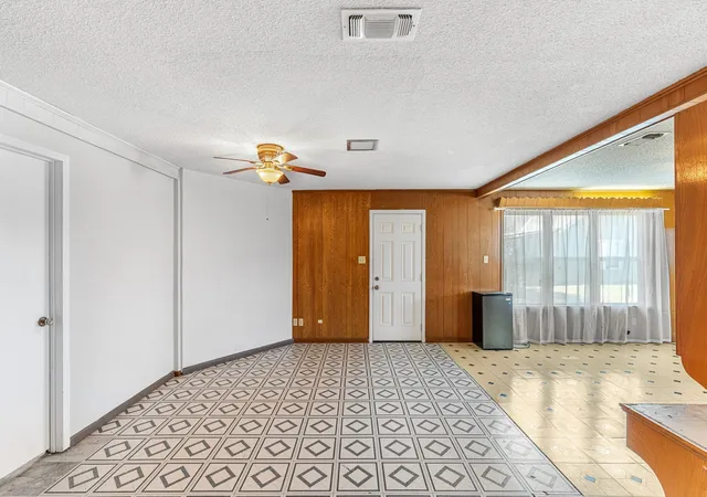 Photo 4 of Single family home for sale at 115 N College, Rosebud, TX 76570 | MLS# 21360958 | Listing updated on 2026-09-09