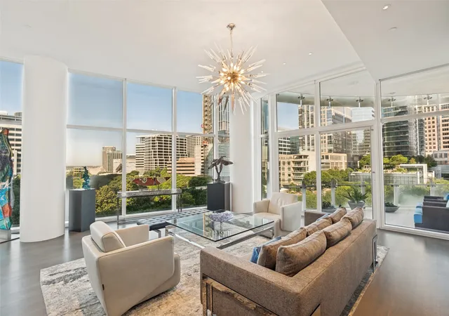 Photo 4 of Condo for sale at 1918 Olive St #401, Dallas, TX 75201 | MLS# 21349781 | Listing updated on 2026-09-13