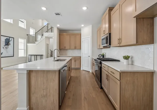 Photo 2 of Townhouse for sale at 7146 Lathrop Ln, Frisco, TX 75033 | MLS# 21362010 | Listing updated on 2026-09-10