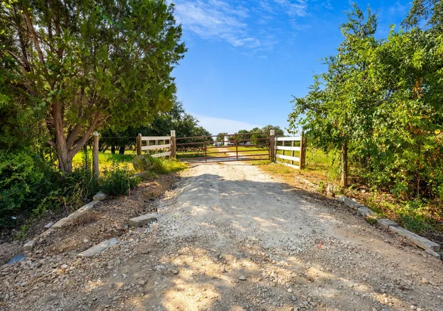 Photo 4 of Single family home for sale at 19665 Brooking Rd, Killeen, TX 76542 | MLS# 21361573 | Listing updated on 2026-09-10