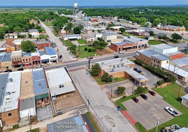 Photo 2 of Single family home for sale at 201 Clay St, Nocona, TX 76255 | MLS# 21362028 | Listing updated on 2026-09-08
