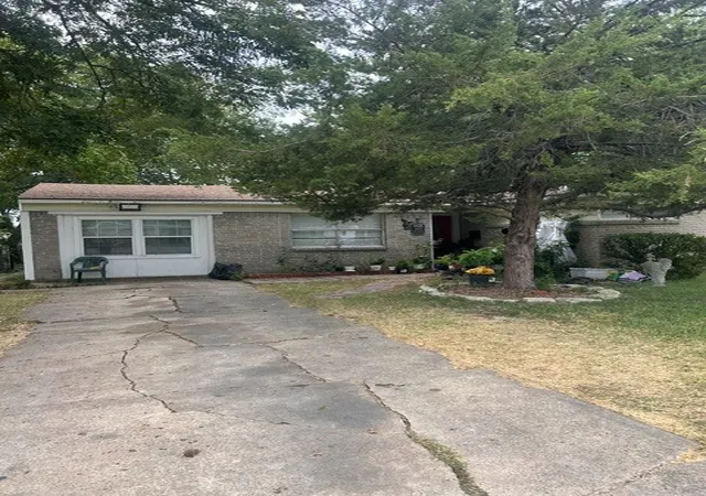 Photo 3 of Single family home for sale at 4430 Scottsdale Dr, Mesquite, TX 75150 | MLS# 21359045 | Listing updated on 2026-09-13