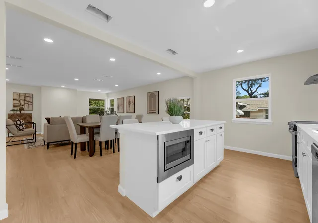 Photo 2 of Single family home for sale at 1820 Cedar Crest Blvd, Dallas, TX 75203 | MLS# 21357952 | Listing updated on 2026-09-08