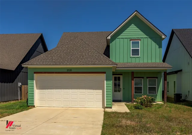 Photo 1 of Single family home for sale at 2028 Pine Hill Rd, Shreveport, LA 71107 | MLS# 21362261 | Listing updated on 2026-09-14
