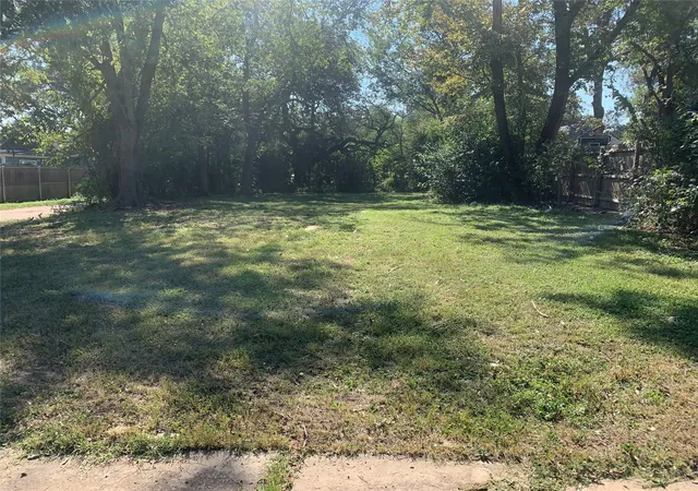 Photo 1 of Land for sale at 522 Proctor Ave, Waco, TX 76708 | MLS# 21362306 | Listing updated on 2026-09-24
