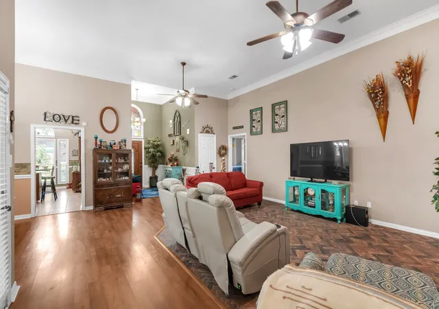 Photo 3 of Single family home for sale at 18 Red Bluff Ct, Mansfield, TX 76063 | MLS# 21361306 | Listing updated on 2026-10-07