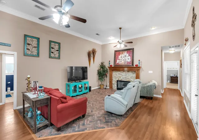 Photo 4 of Single family home for sale at 18 Red Bluff Ct, Mansfield, TX 76063 | MLS# 21361306 | Listing updated on 2026-10-07