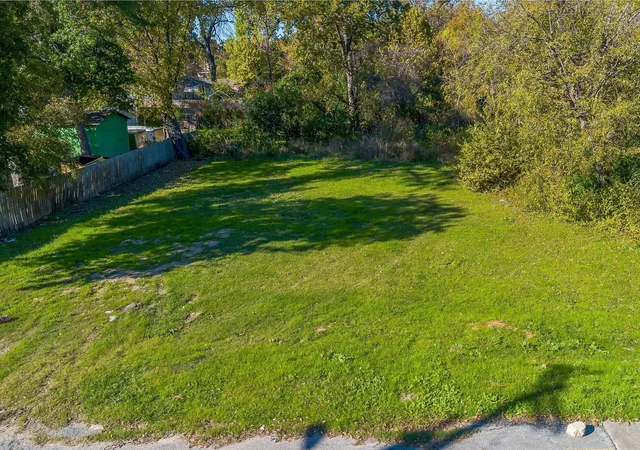 Photo 3 of Land for sale at 1815 Kingsley Dr, Dallas, TX 75216 | MLS# 21362354 | Listing updated on 2026-09-11