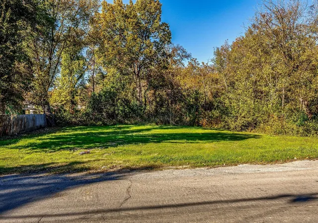Photo 3 of Land for sale at 1815 Kingsley Dr, Dallas, TX 75216 | MLS# 21362354 | Listing updated on 2026-09-11