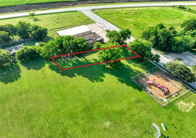 Photo 4 of Land for sale at 723 E Main St, Lancaster, TX 75146 | MLS# 21362408 | Listing updated on 2026-09-14