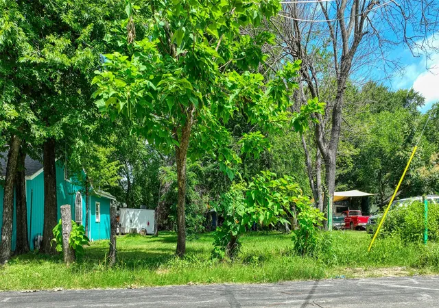 Photo 4 of Land for sale at 3907 Agnes St, Dallas, TX 75210 | MLS# 21362414 | Listing updated on 2026-09-14