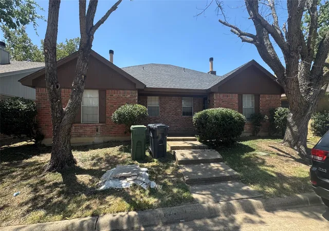 Photo 1 of Multi family home for sale at 1036 Enfilar Ln, Arlington, TX 76017 | MLS# 21361412 | Listing updated on 2026-10-02