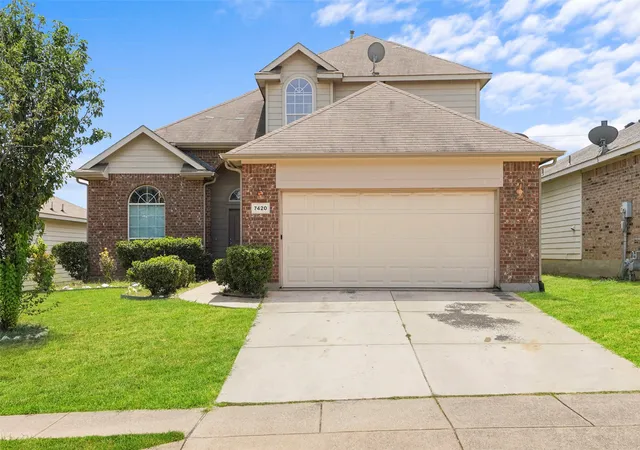 Photo 1 of Single family home for sale at 7420 Alverstone Dr, Fort Worth, TX 76120 | MLS# 21313180 | Listing updated on 2026-09-08