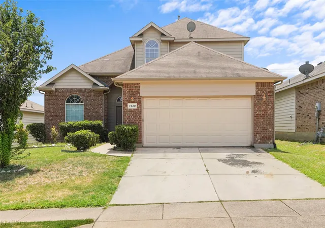 Photo 2 of Single family home for sale at 7420 Alverstone Dr, Fort Worth, TX 76120 | MLS# 21313180 | Listing updated on 2026-09-08
