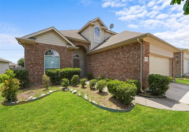 Photo 3 of Single family home for sale at 7420 Alverstone Dr, Fort Worth, TX 76120 | MLS# 21313180 | Listing updated on 2026-09-08