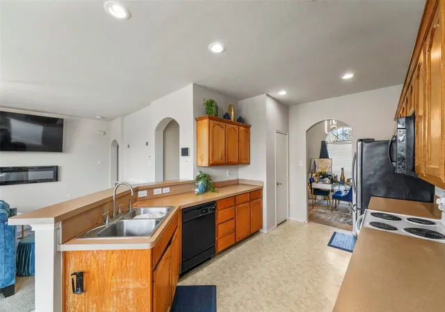 Photo 4 of Single family home for sale at 7420 Alverstone Dr, Fort Worth, TX 76120 | MLS# 21313180 | Listing updated on 2026-09-08