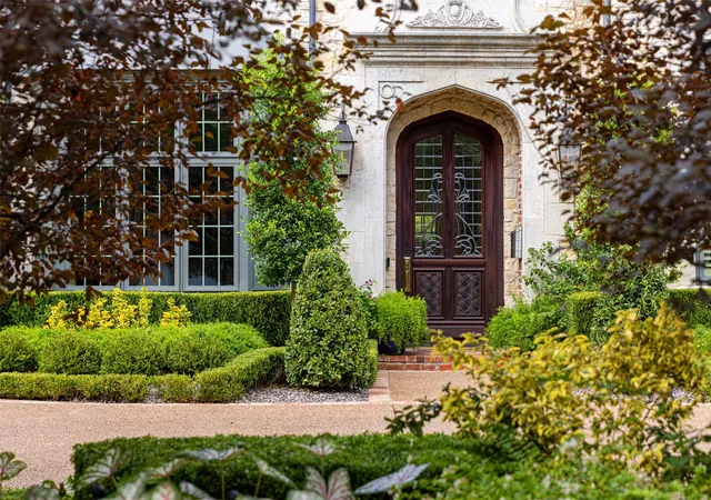 Photo 3 of Mansion for sale at 6607 Glendora Ave, Dallas, TX 75230 | MLS# 21362150 | Listing updated on 2026-09-28
