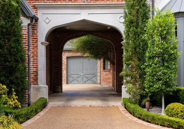 Photo 4 of Single family home for sale at 6607 Glendora Ave, Dallas, TX 75230 | MLS# 21362150 | Listing updated on 2026-09-28