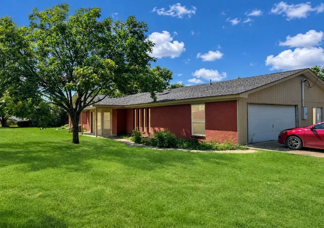 Photo 2 of Single family home for sale at 825 Alan Dr, Burleson, TX 76028 | MLS# 21362459 | Listing updated on 2026-09-07