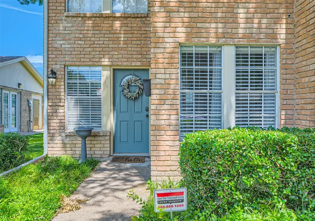 Photo 3 of Townhouse for sale at 511 Towne House Ln, Richardson, TX 75081 | MLS# 21361646 | Listing updated on 2026-09-10