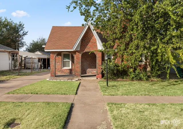 Photo 1 of Single family home for sale at 206 E Summit Ave, Electra, TX 76360 | MLS# 21362561 | Listing updated on 2026-09-12
