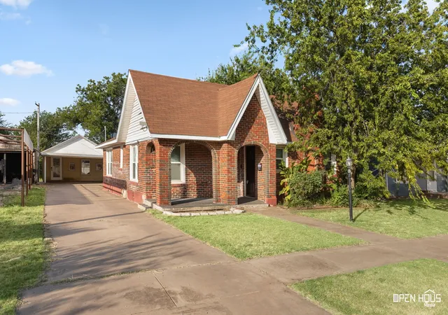 Photo 32 of Single family home for sale at 206 E Summit Ave, Electra, TX 76360 | MLS# 21362561 | Listing updated on 2026-09-12