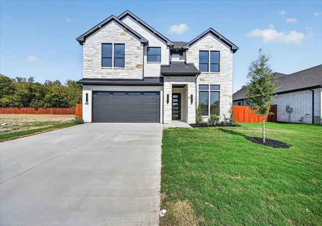 Photo 1 of Single family home for sale at 114 Emma St, Red Oak, TX 75154 | MLS# 21362568 | Listing updated on 2026-09-13