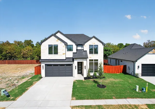 Photo 3 of Single family home for sale at 114 Emma St, Red Oak, TX 75154 | MLS# 21362568 | Listing updated on 2026-09-13