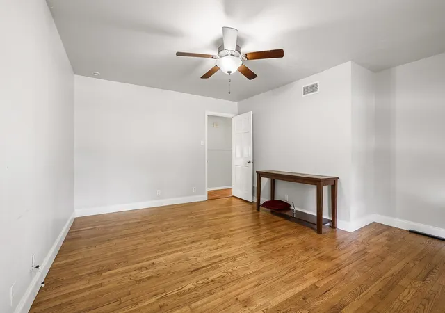 Photo 3 of Single family home for sale at 813 S Andrews St, Sherman, TX 75090 | MLS# 21362152 | Listing updated on 2026-09-19
