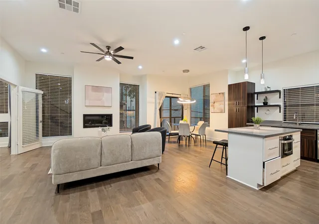 Photo 3 of Sale Pending at 429 W 9th Street #204, Dallas, TX 75208 | MLS# 21361864 | Listing updated on 2026-09-11