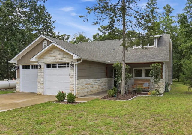 Photo 4 of Single family home for sale at 733 King Arthur Ct, Scroggins, TX 75480 | MLS# 21272883 | Listing updated on 2026-09-10
