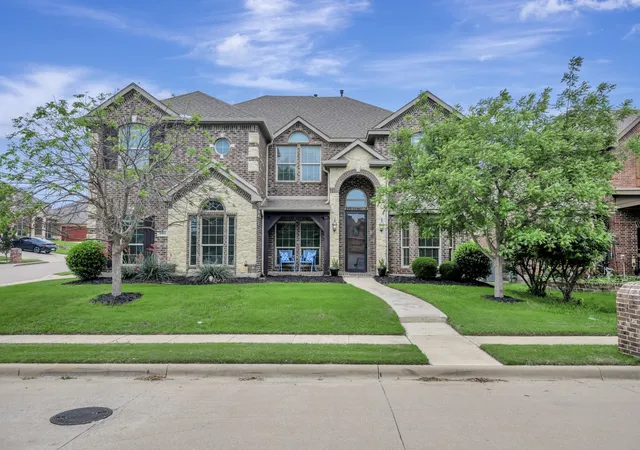 Photo 2 of Single family home for sale at 6001 Lacebark Elm Dr, Fort Worth, TX 76123 | MLS# 21362616 | Listing updated on 2026-09-14