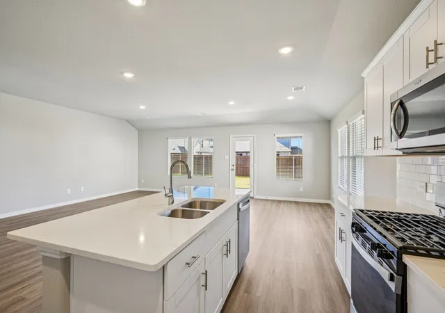 Photo 4 of Sale Pending at 2128 Longchamp Ln, Seagoville, TX 75159 | MLS# 21362576 | Listing updated on 2026-09-11