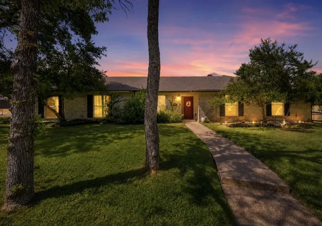 Photo 1 of Single family home for sale at 9909 Forest Shadows Dr, Woodway, TX 76712 | MLS# 21362729 | Listing updated on 2026-09-15