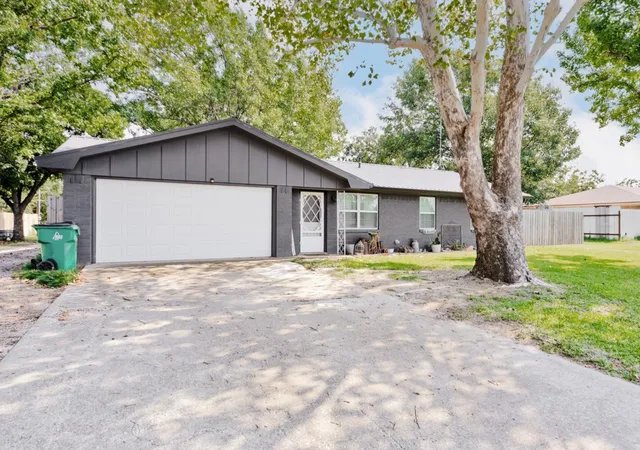 Photo 1 of Single family home for sale at 7590 Fm 1758, Bowie, TX 76230 | MLS# 21362825 | Listing updated on 2026-09-09