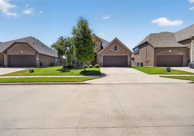Photo 2 of Single family home for sale at 11805 Dixon Dr, Fort Worth, TX 76108 | MLS# 21362540 | Listing updated on 2026-09-11