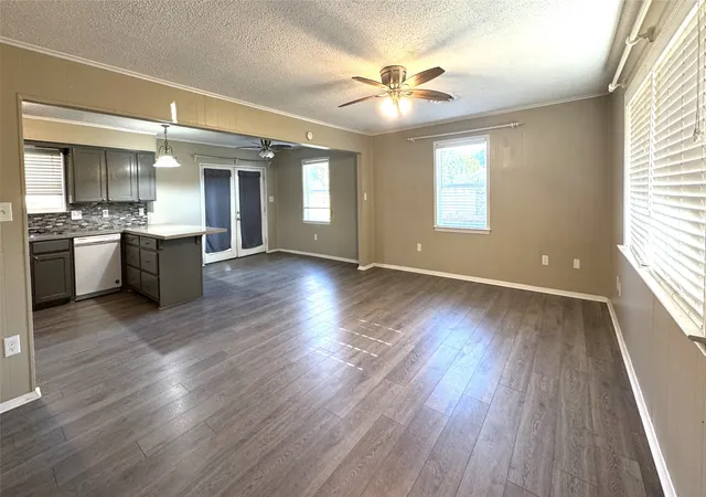 Photo 3 of Sale Pending at 506 Walnut St, Collinsville, TX 76233 | MLS# 21362866 | Listing updated on 2026-09-13