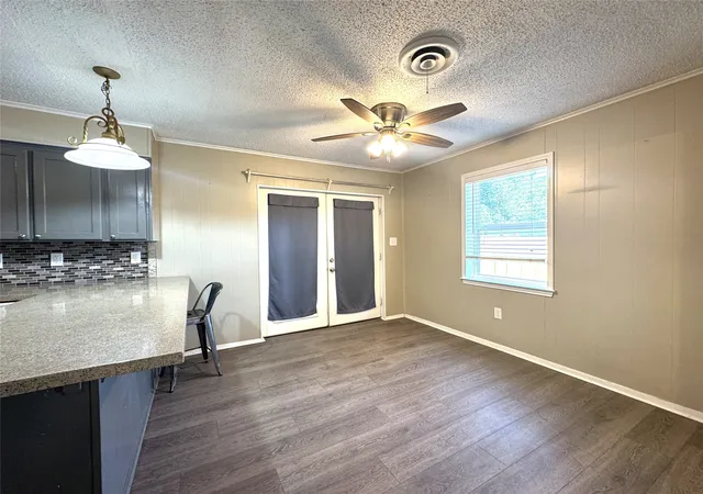 Photo 4 of Sale Pending at 506 Walnut St, Collinsville, TX 76233 | MLS# 21362866 | Listing updated on 2026-09-13