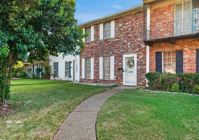 Photo 2 of Townhouse for sale at 10055 Smitherman Dr, Shreveport, LA 71115 | MLS# 21362843 | Listing updated on 2026-09-14