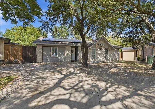 Photo 1 of Single family home for sale at 3156 Abbey Rd, Carrollton, TX 75007 | MLS# 21362896 | Listing updated on 2026-09-29