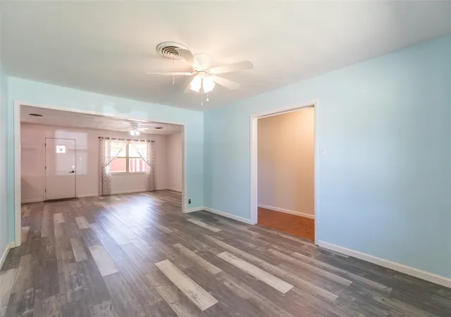 Photo 3 of Sale Pending at 1637 Glendale Dr, Abilene, TX 79603 | MLS# 21362392 | Listing updated on 2026-09-21