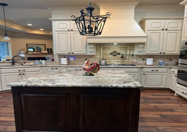 Photo 3 of Single family home for sale at 2371 Country Club Rd W, Longview, TX 75602 | MLS# 21362656 | Listing updated on 2026-09-14