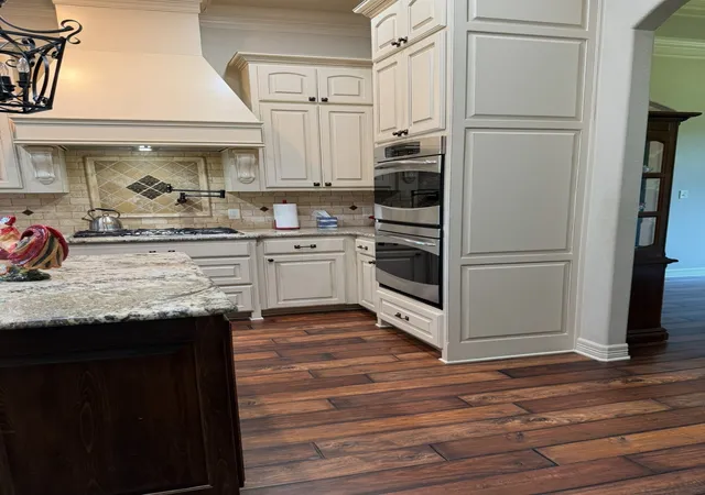 Photo 4 of Single family home for sale at 2371 Country Club Rd W, Longview, TX 75602 | MLS# 21362656 | Listing updated on 2026-09-14