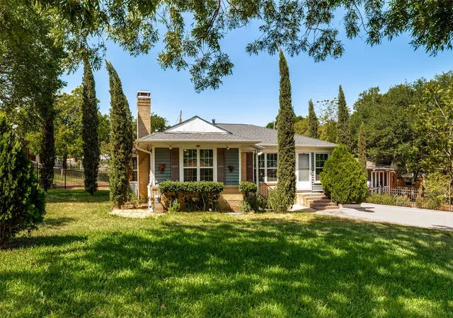 Photo 1 of Single family home for sale at 705 Reverchon Dr, Dallas, TX 75211 | MLS# 21362966 | Listing updated on 2026-09-12