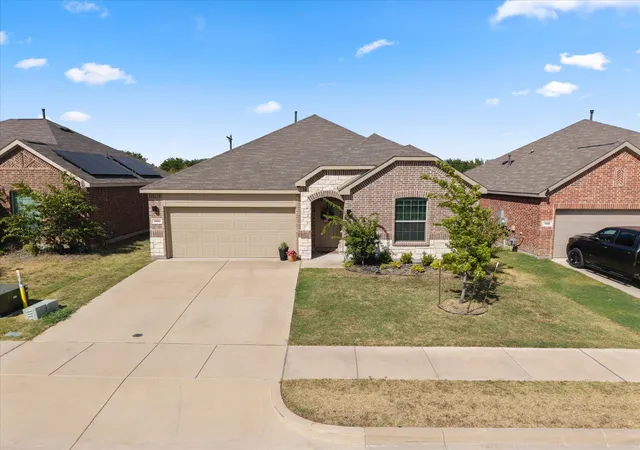Photo 1 of Single family home for sale at 1420 Reunion Dr, Crandall, TX 75114 | MLS# 21357777 | Listing updated on 2026-09-12