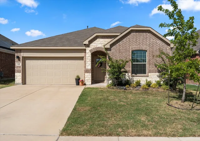 Photo 2 of Single family home for sale at 1420 Reunion Dr, Crandall, TX 75114 | MLS# 21357777 | Listing updated on 2026-09-12